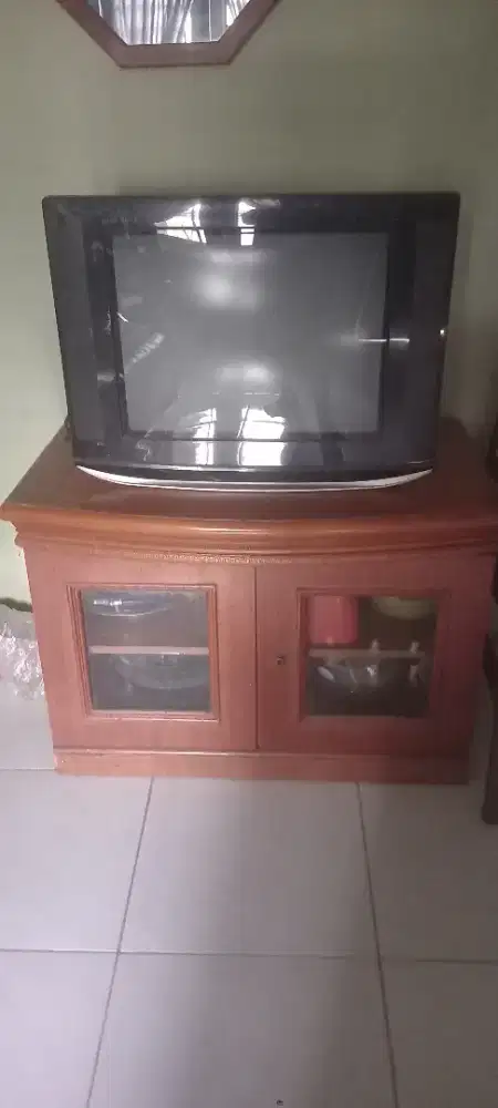 Televisi tabung merk lg