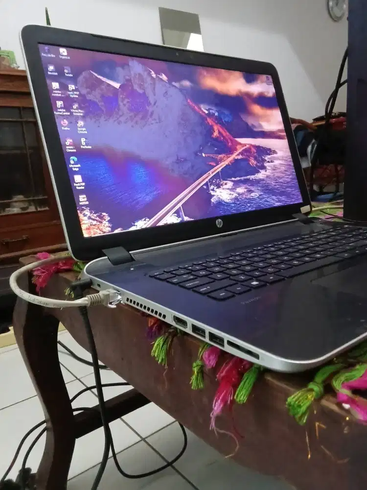 HP Pavilion Layar 17 AMD A10 SSD 120GB Siap Pakai