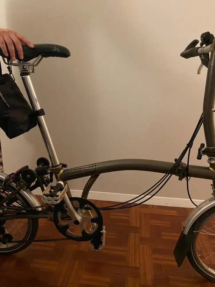 Dijual dua sepeda Brompton tipe S dan M 6 speed gratis koper