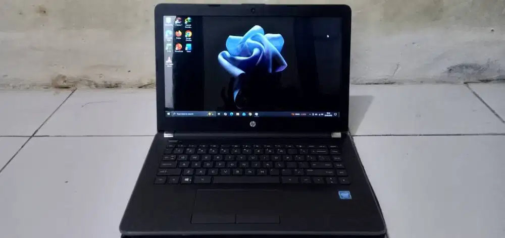 Laptop merk Hp 14-bs SLIM, Intel Celeron dan Sudah RAM 8GB, SIAP PAKAI