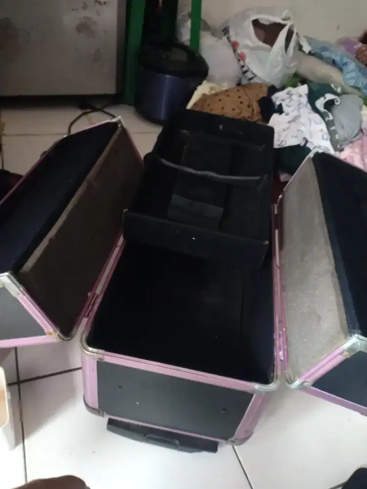 Jual kotak makeup lagi butuh uang bisa nego