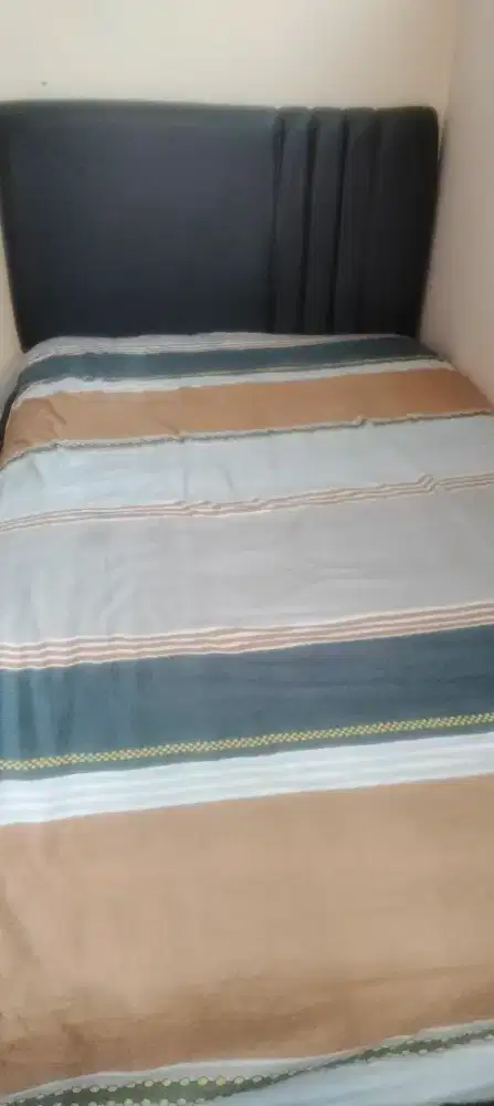 dijual tempat tidur uk.140x200
