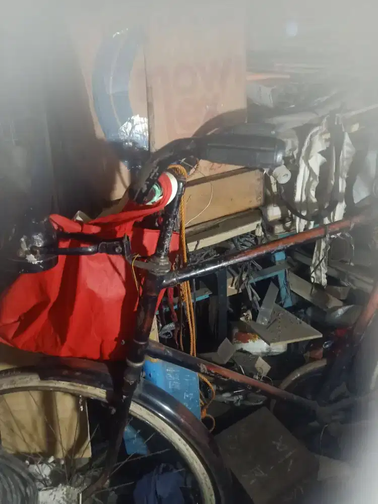 Sepeda jadul merk BSA