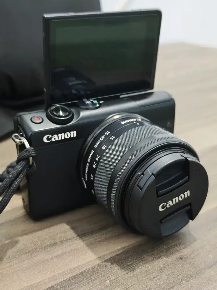 kamera canon eos m100 hitam