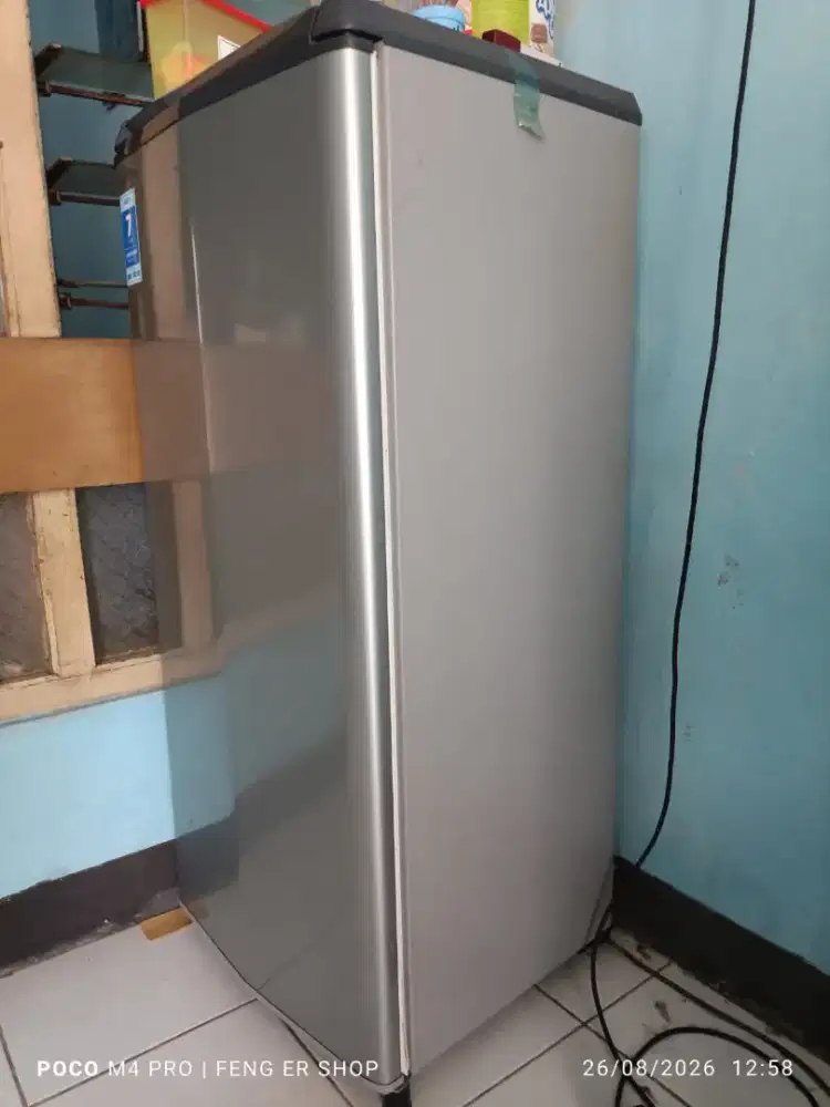 Kulkas Aqua 1 Pintu Dingin Beku