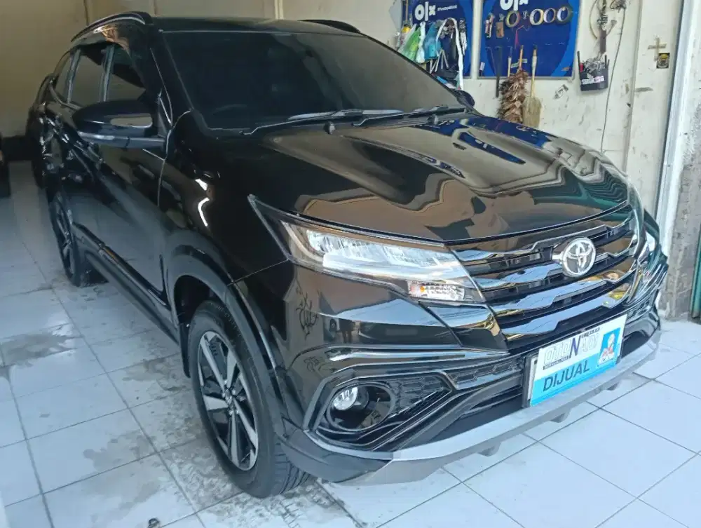 New Rush GR Sport manual 2025 hitam