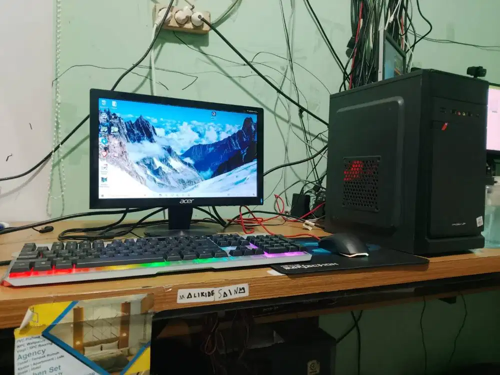 1 Set Komputer Core i5 + VGA Nvidia + layar Acer