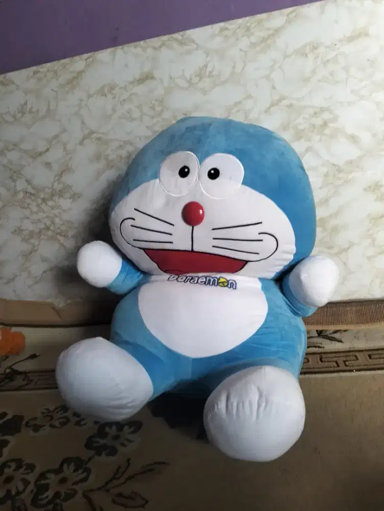 boneka Doraemon jumbo