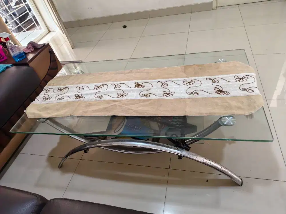 MEJA RUANG TAMU KACA TEBAL