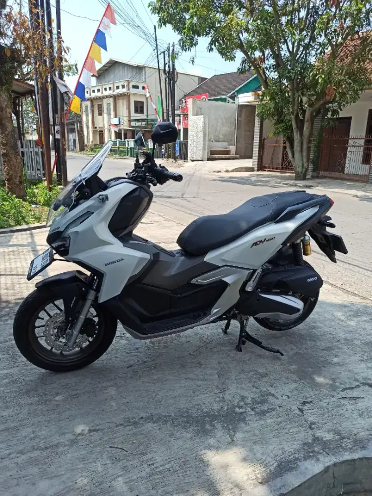 ADV ABS 2025 kumplit km 8 ribu