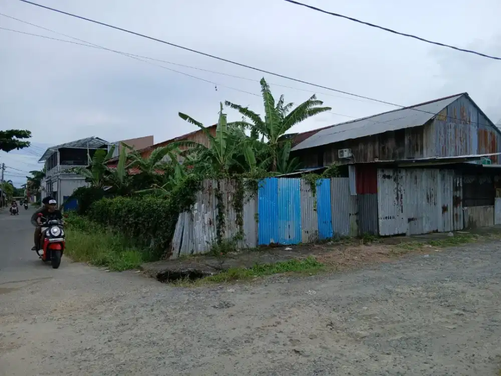 Tanah dijual cepat pojok