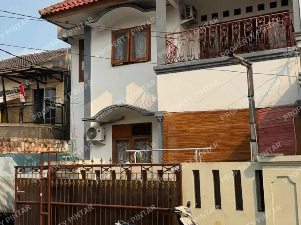 DI JUAL RUMAH MURAH 2 LANTAI LOKASI STRATEGIS PINGGIR JALAN DI LENTENG AGUNG JAKSEL