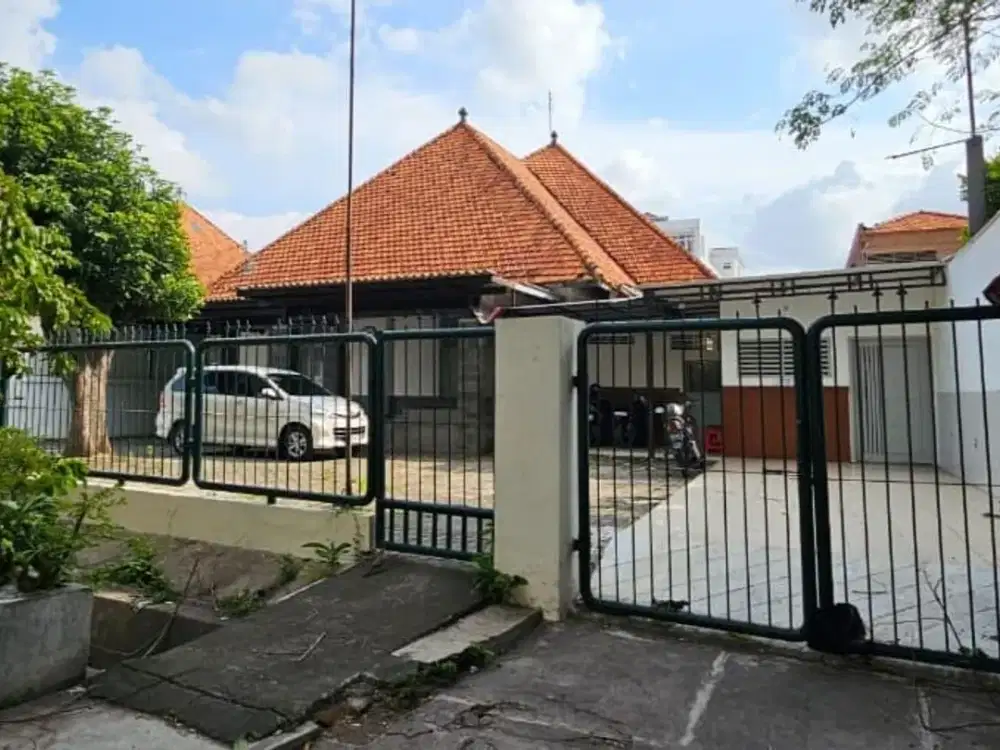 Dijual Rumah Kolonial di Pusat Kota Surabaya Daerah Taman Bungkul Raya Darmo