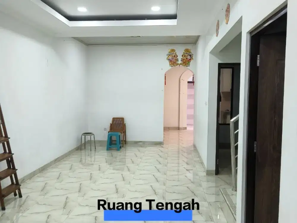 dijual rumah 2 lantai citra garden puri
