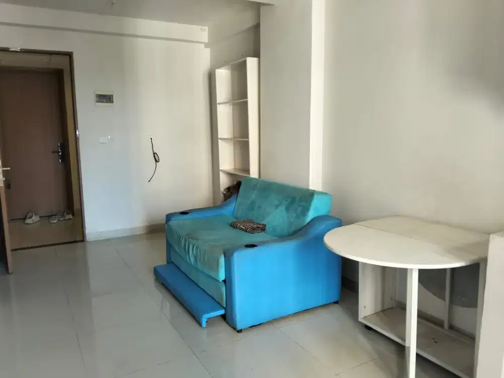 Dijual Apartemen Oak Jakarta Timur - Semi Furnished, Lantai 17, View Kolam Renang