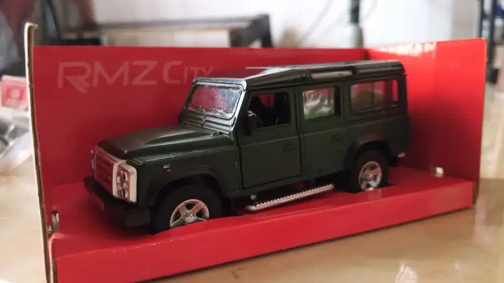 diecast RMZ City model land rover defender