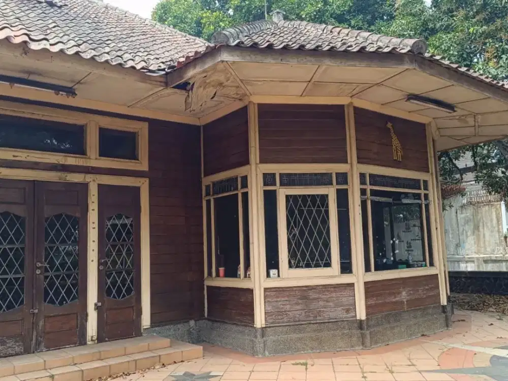 TERMURAH Di Jual Rumah hitung tanah saja di Mainroad Setiabudhi BANDUNG