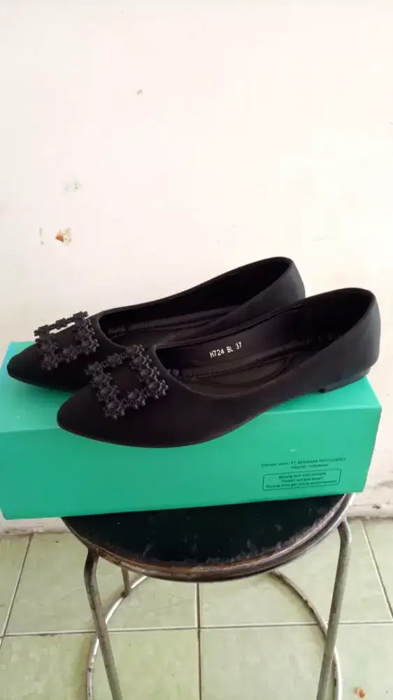 Sepatu wanita flatshoes merk otta size 37 original baru
