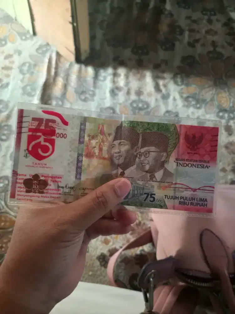 Uang 75ribu masih baru