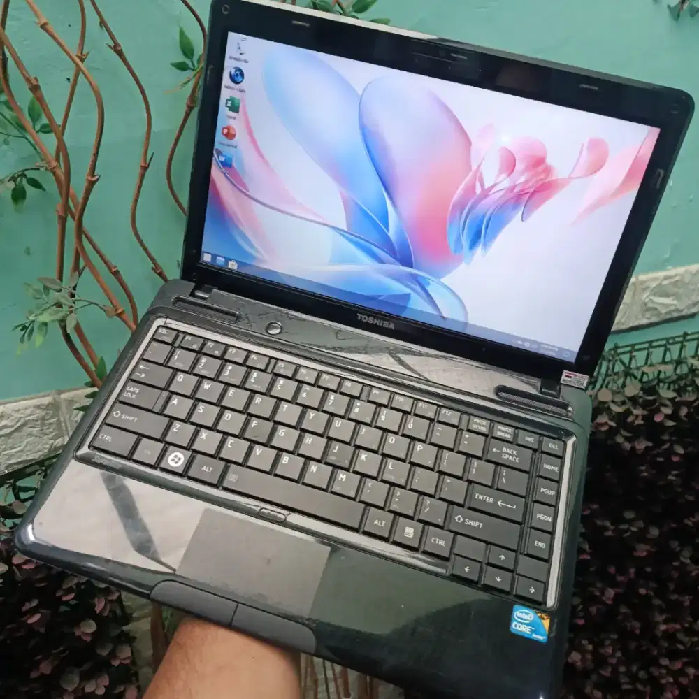Laptop Toshiba Core i3 RAM 4Gb