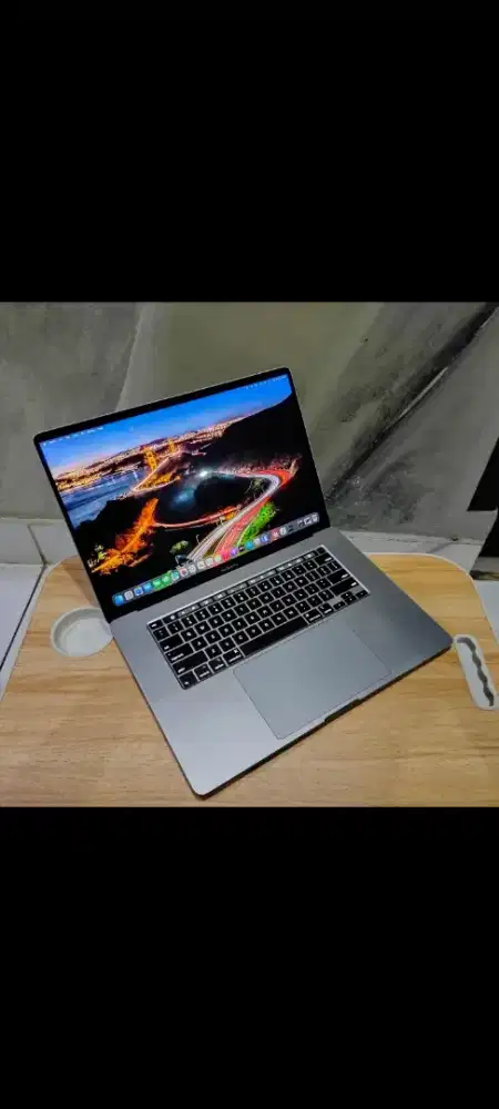 Di jual  Macbook pro16-inch2019/Core i9/Dual/VGA/RAM32GB/SSD512GB/3K