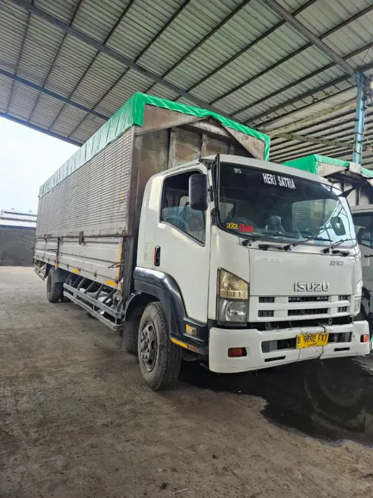 Isuzu FTR 210PS 2018/2019 wingbox 9m 6roda.