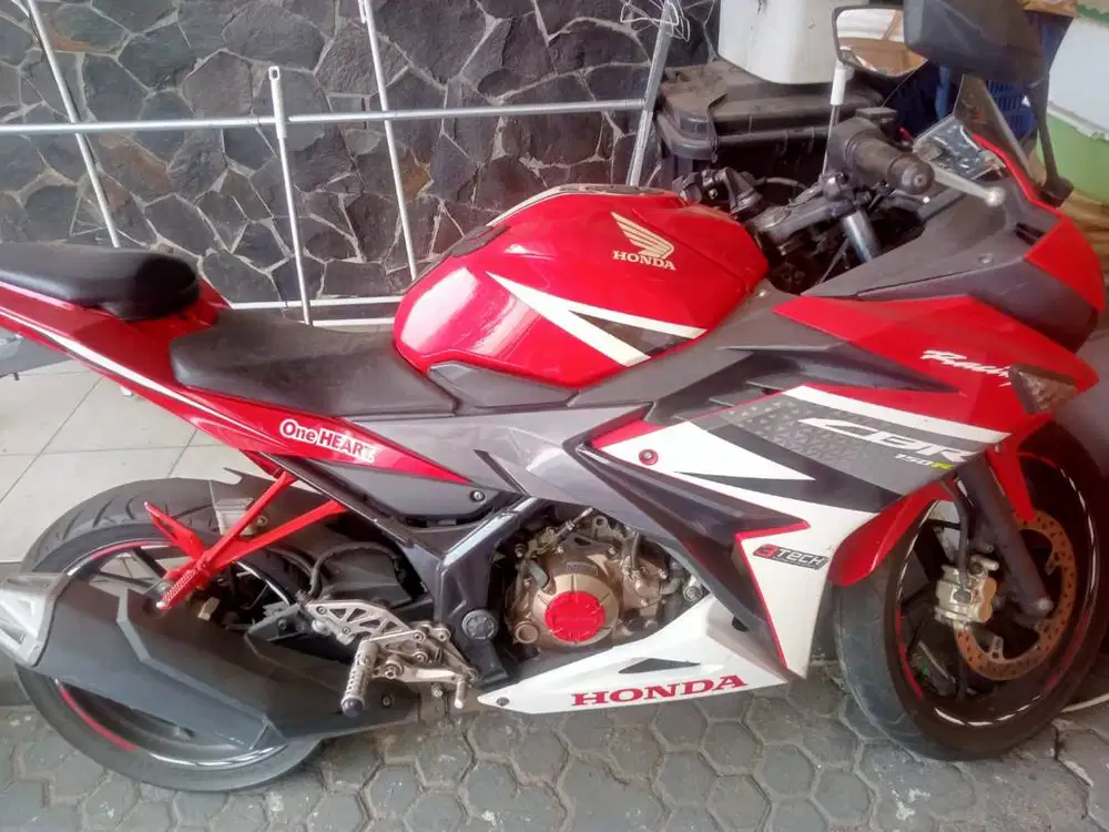 Honda CBR 150 2016