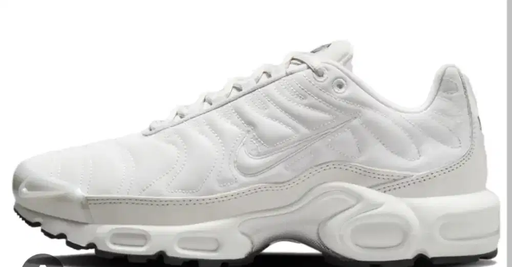 Nike Air Max Plus Platinum TNT Ukuran 42.5 Kondisi baru