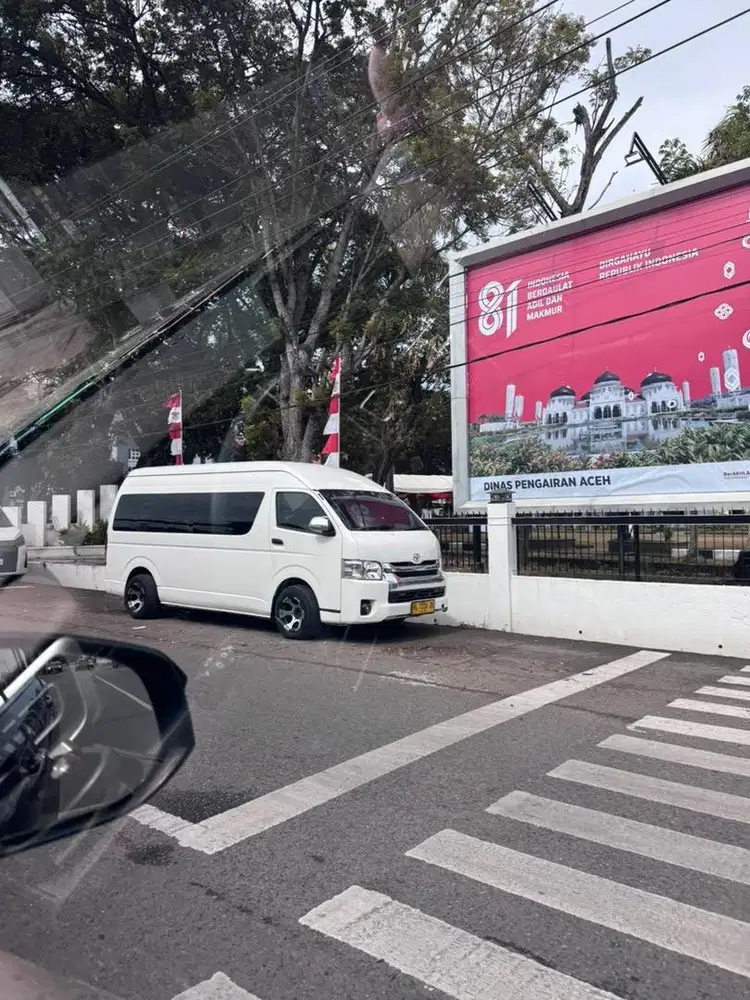 FIR SALE TOYOTA HIACE COMMUTER