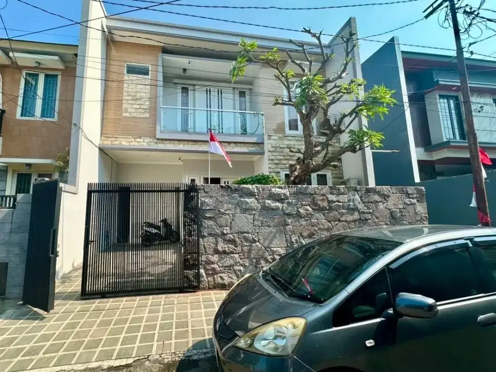 Rumah Wisma Permai Barat, Minimalis sangat terawat dan mewah