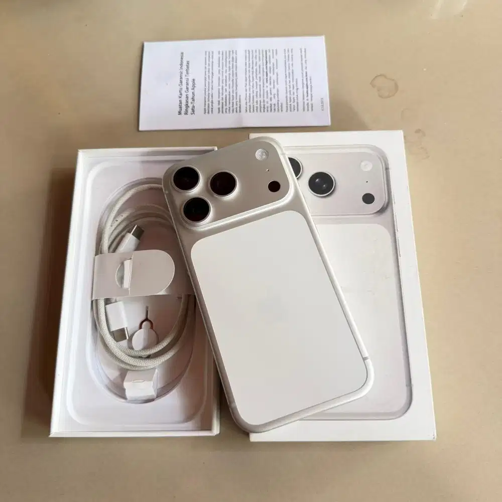iPhone 17 Pro 256GB Silver Titanium Fullset Garansi iBox 10 Bulan lagi