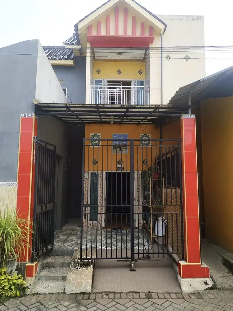 Dijual Rumah tinggal dan Rumah usaha Kost