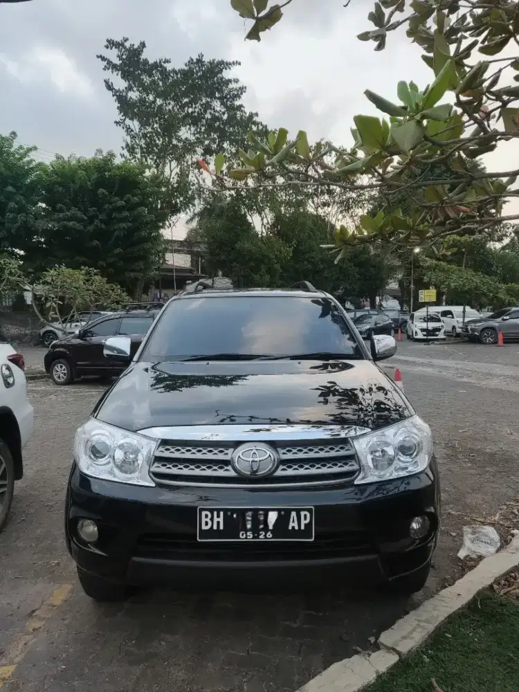 fortuner bensin tipe V 4x4