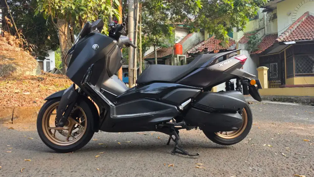 XMAX connected 2023