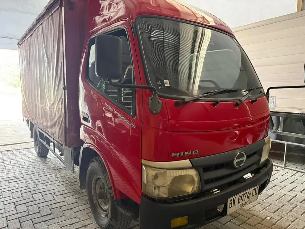 Hino dutro 4 roda long chasis