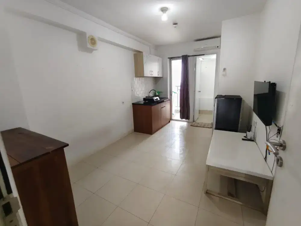 Sewa 1 thn 2 BR semi furnish apt bassura tower edelweiss free ipl nego