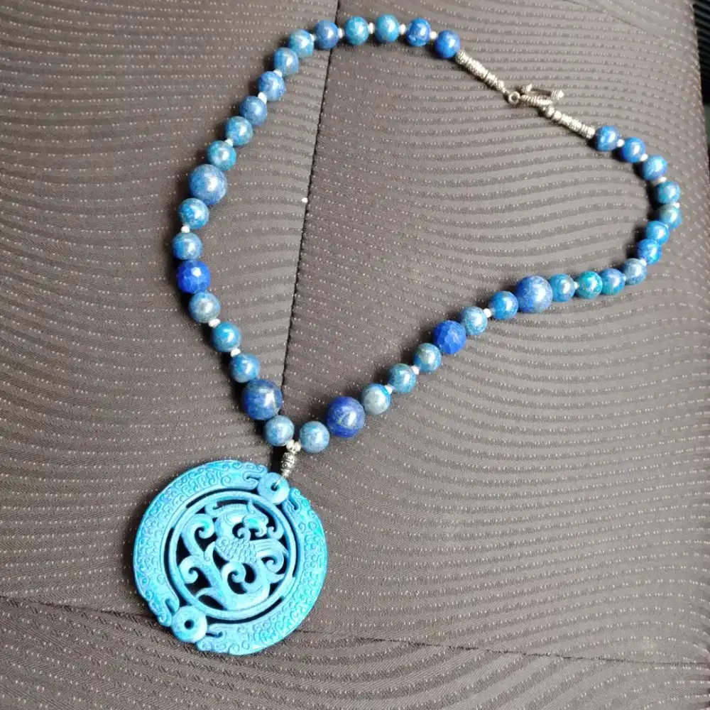 Kalung tasbih batu lazuli
