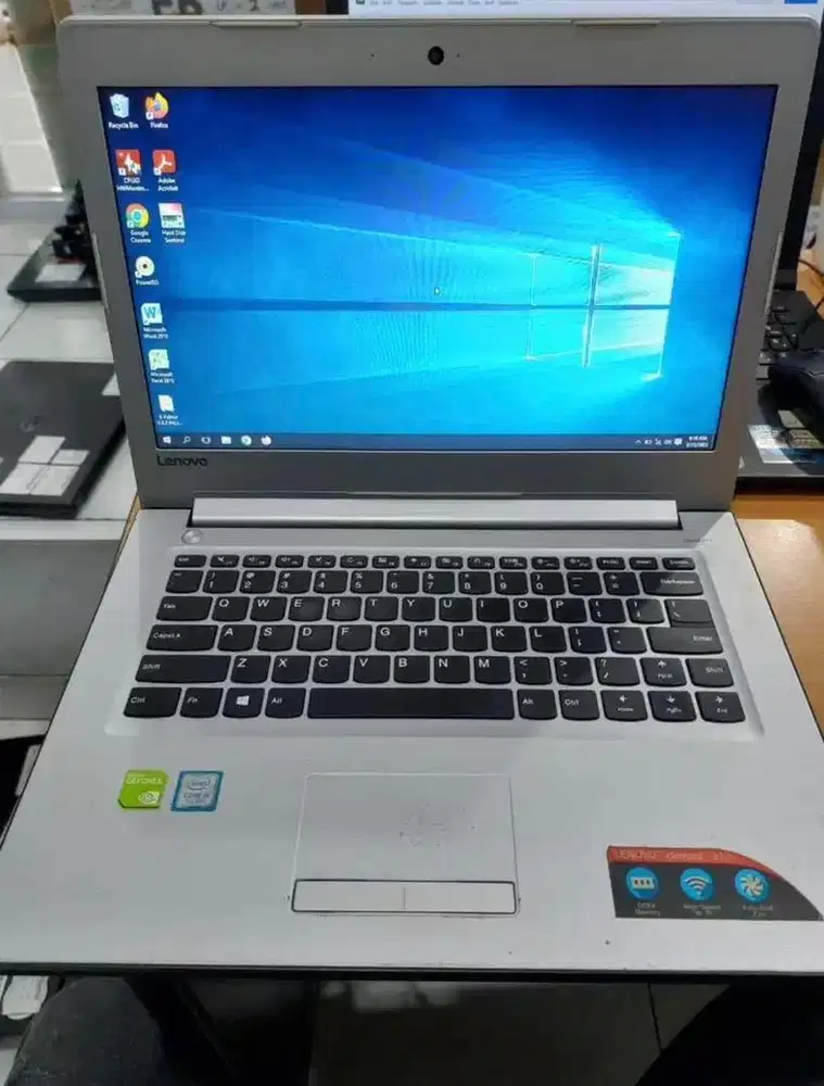 Laptop Lenovo 80TU i5 7200 4gb