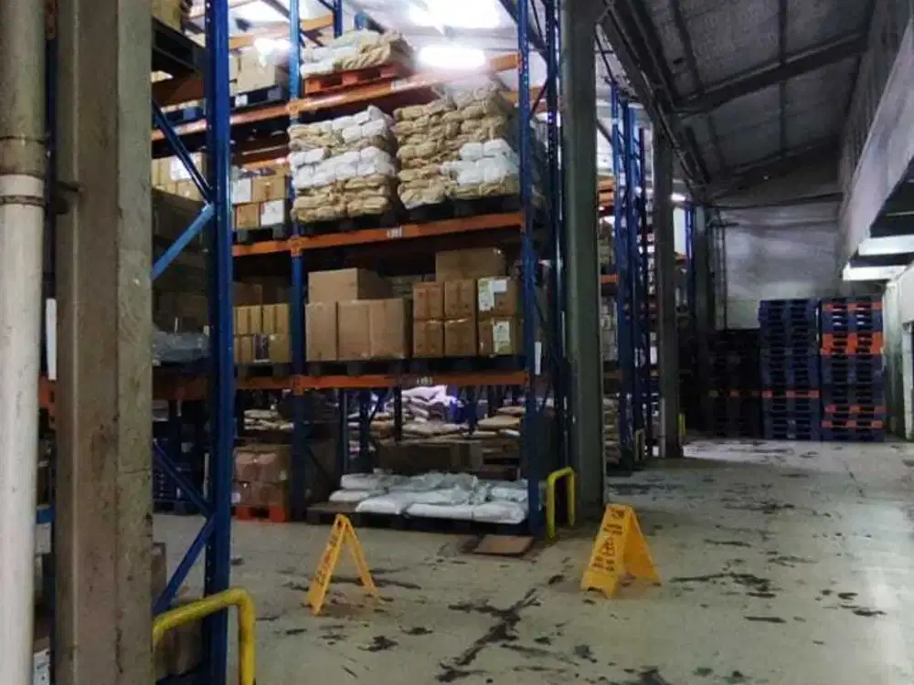 Gudang Besar Strategis di Kopo Area Sekekumbung