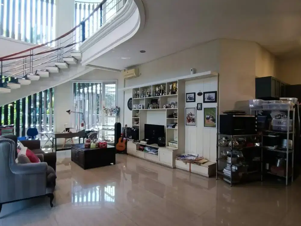 Langka Rumah Pakuwon Indah Villa Valensia Mainroad Cluster Jual Cepat