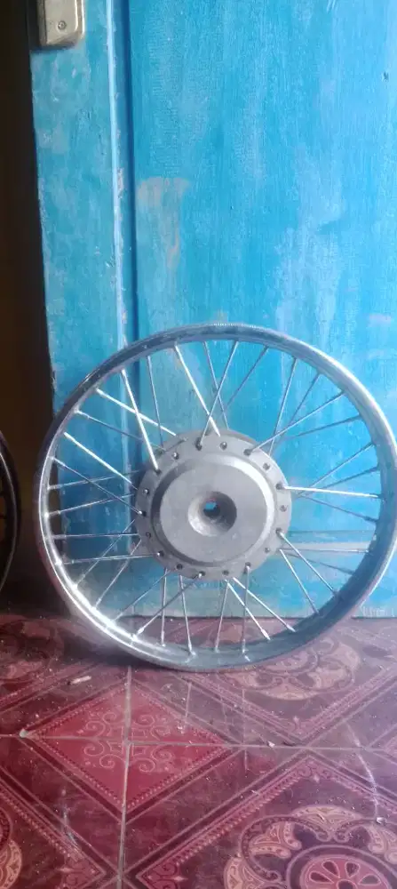 Velg belakang motor beat
