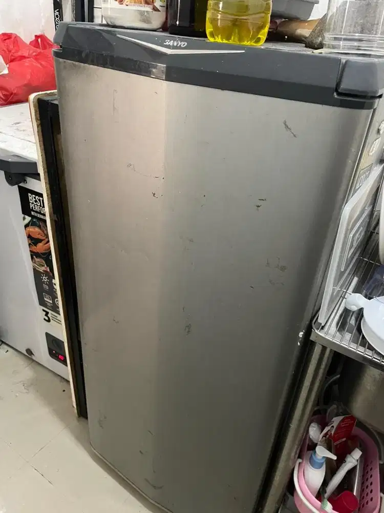 Kulkas bekas 1 pintu sanyo