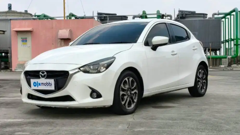Pajak Panjang - Mazda 2 1.5 Skyactiv Bensin-AT 2016
