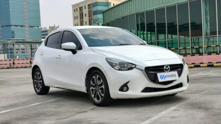 Pajak Panjang - Mazda 2 1.5 Skyactiv Bensin-AT 2016