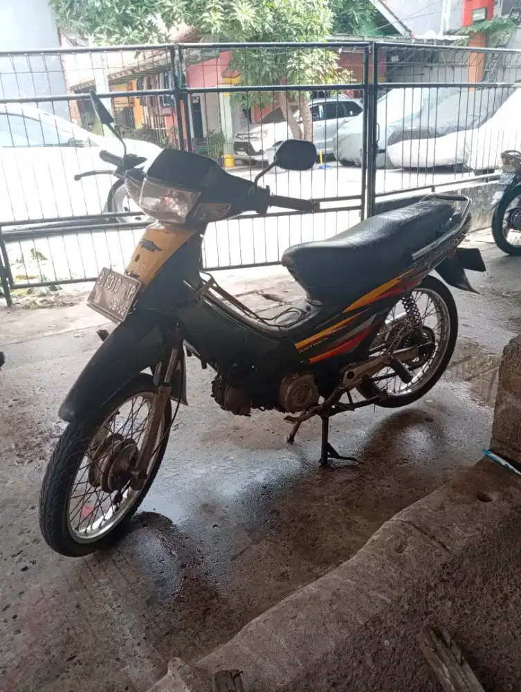 Di jual, Motor Honda Supra tahun 2001