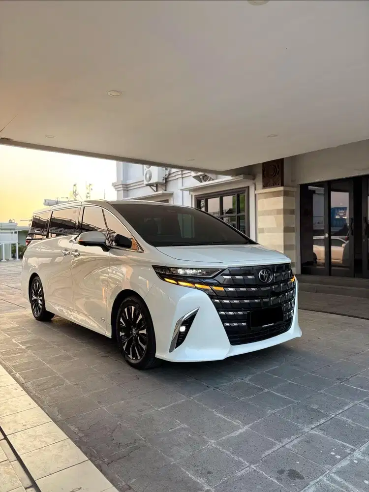 Km 10tb Toyota Alphard 2.5 G Hybrid 2024