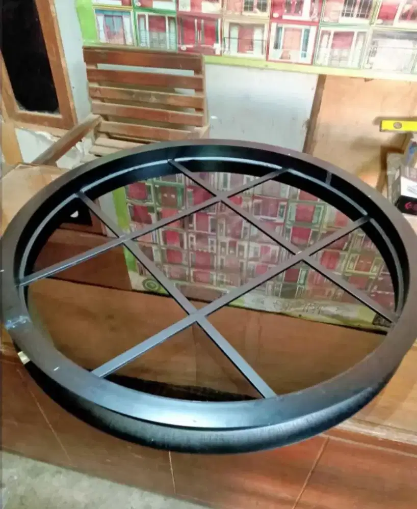 Jendela aluminium bulat