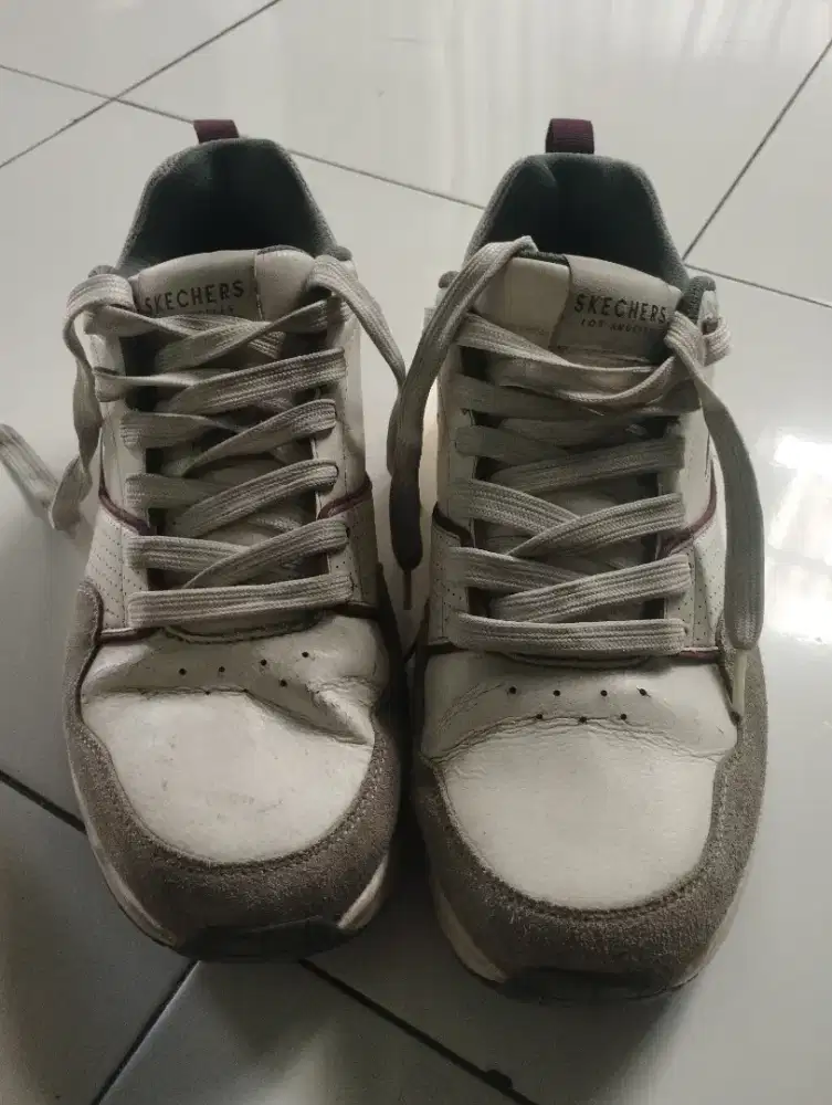 Sepatu SKECHERS