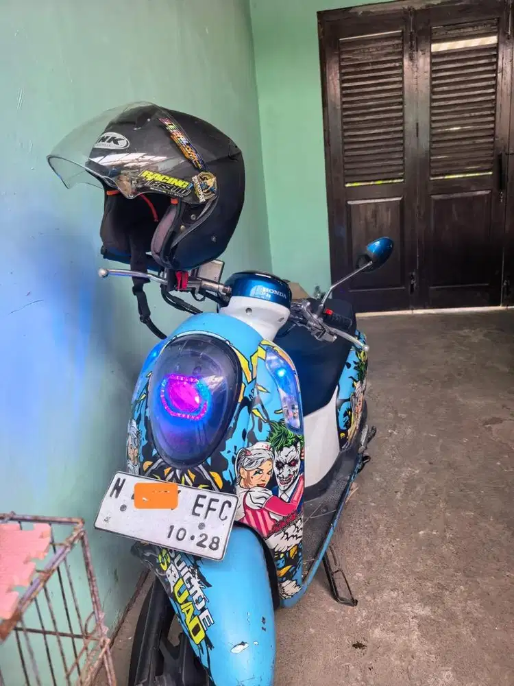 Scoopy 2017 warna biru