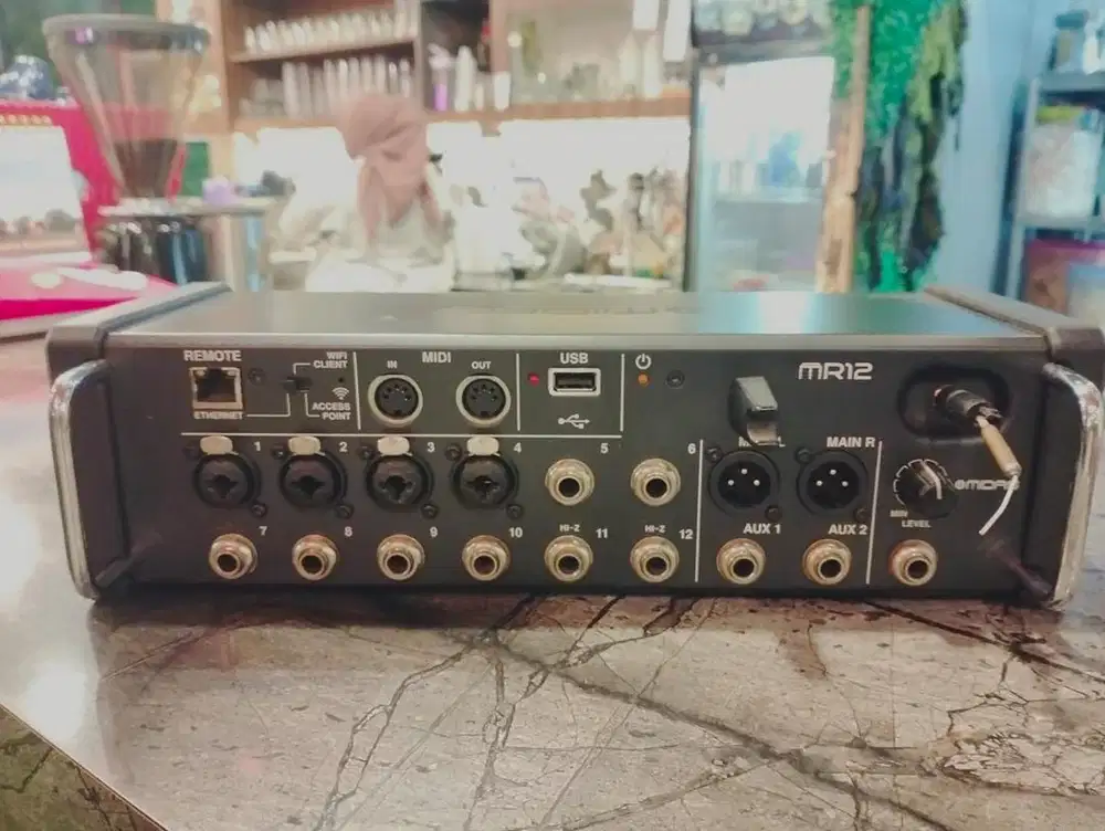 Midas mr12 mixer